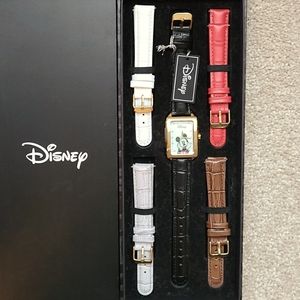 Disney Watch with Mickey Mouse face and 5 interchangeable bands